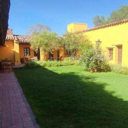 Готель La Casona De Moldes Coronel Moldes Екстер'єр фото