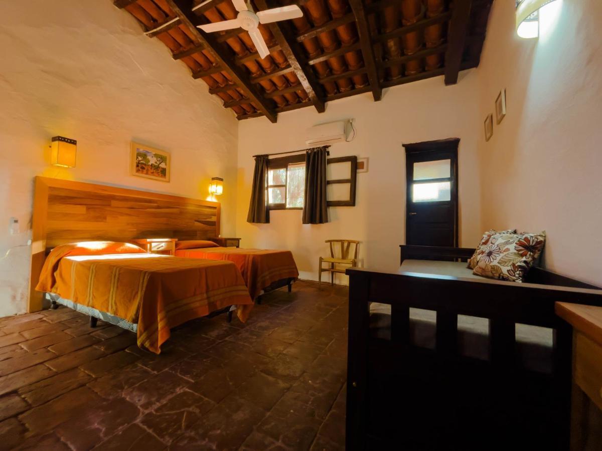 Готель La Casona De Moldes Coronel Moldes Екстер'єр фото