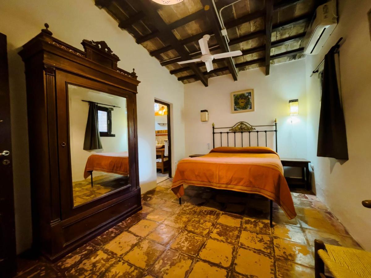 Готель La Casona De Moldes Coronel Moldes Екстер'єр фото