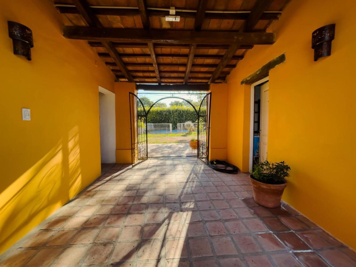 Готель La Casona De Moldes Coronel Moldes Екстер'єр фото