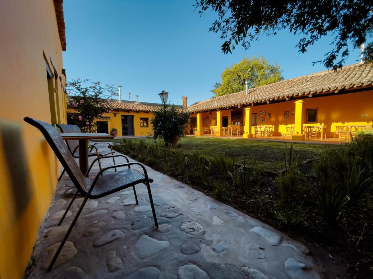 Готель La Casona De Moldes Coronel Moldes Екстер'єр фото